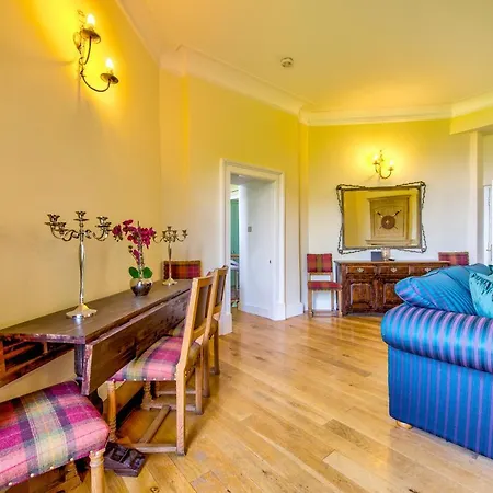 Famous House, 1 Minute From Castle Apartment *