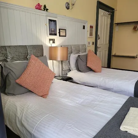 Πανσιόν Frederick Douglass - In The