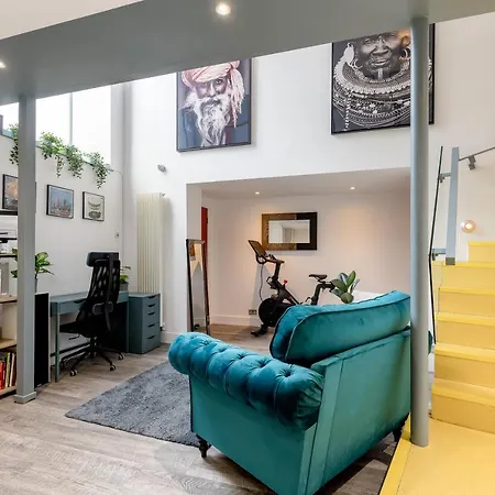 Luxury Architect Designed 13 Mins To Royal Mile