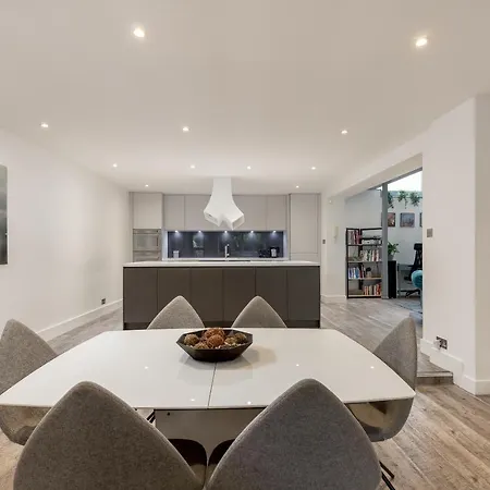 Semesterbostad Luxury Architect Designed 13 Mins To Royal Mile