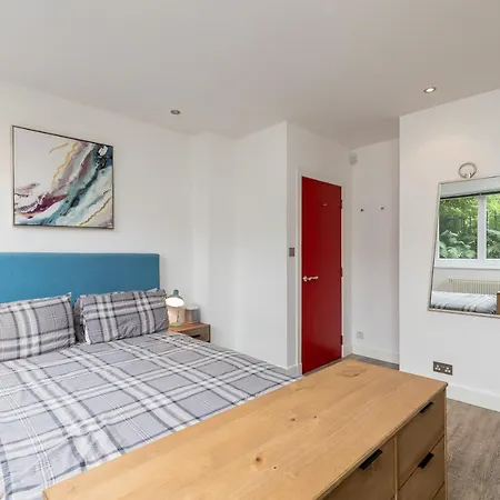 Semesterbostad Luxury Architect Designed 13 Mins To Royal Mile Edinburg