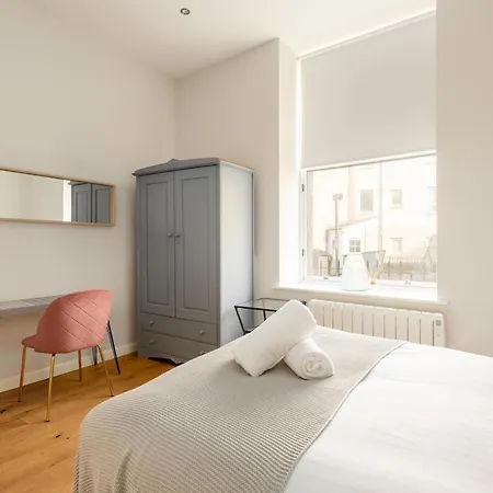 Spacious And Bright 2Bdr 2Ba Apartment 公寓 *