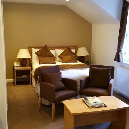 Royal Scots Club Hotel 3*