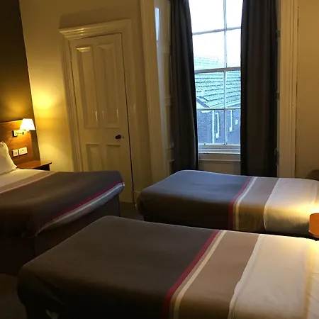 House 3* Edinburg