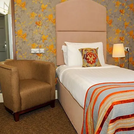 The Salisbury Hotel