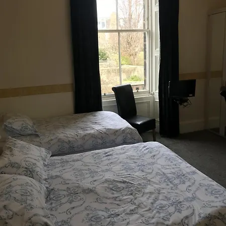 Dorstan House 3*