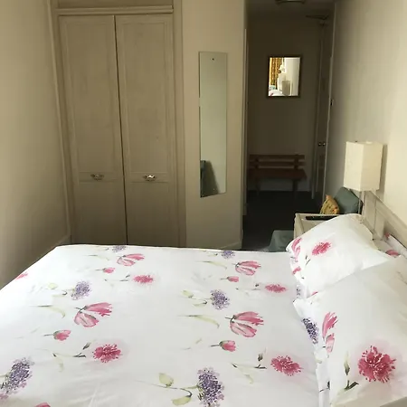 Dorstan House 3*
