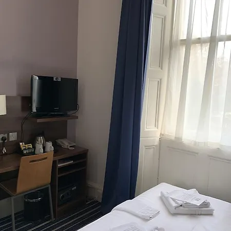 Piries Hotel