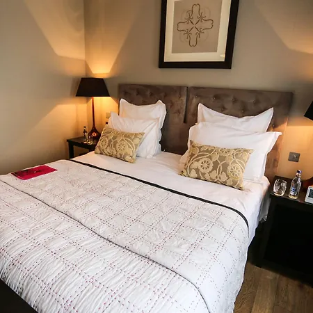 Tigerlily Hotel 4*