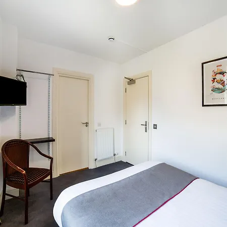 Hostal Victoria Park House *