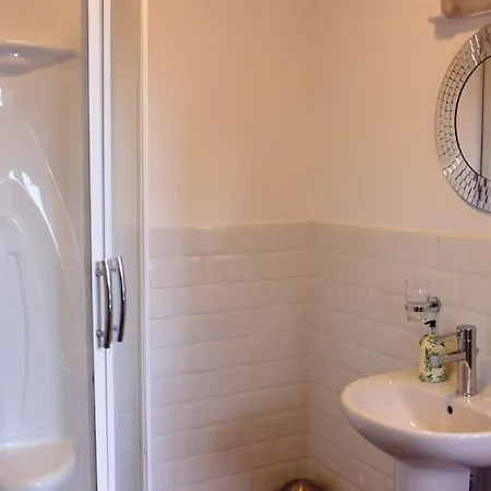 Victoria Park House Hostal *