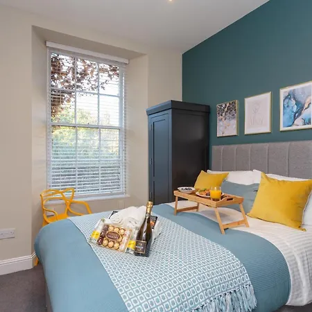 Appartement Lovely Beneath Castle