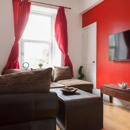 My Meadows, City Centre Apartment, Sunny&Spacious