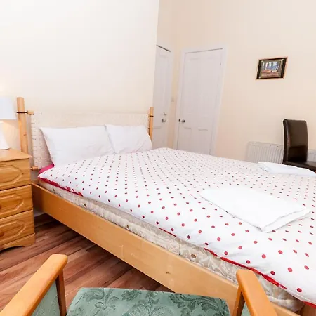 Apartamento Charming Large City Centre Apartment *