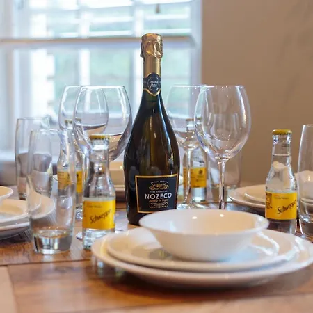 Lovely Beneath Castle * エディンバラ