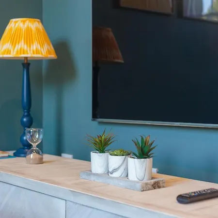 Lovely Beneath Castle * エディンバラ