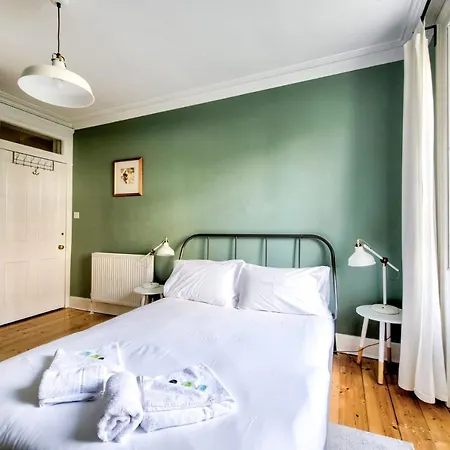 Guestready Fantastic 1bdr Wgarden In Stockbridge Edinburgh
