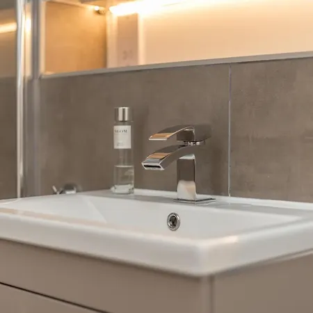 Designer Urban Apartment With City Terrace * Edinburgh