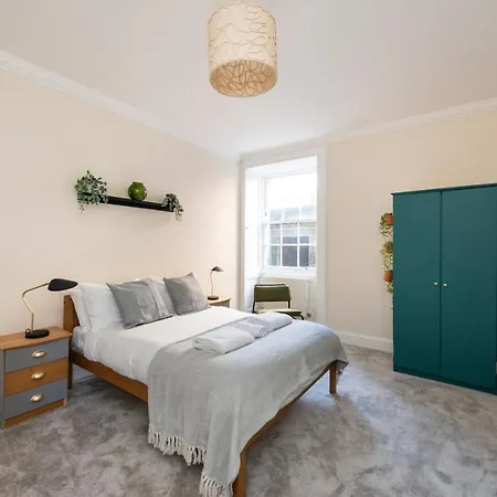 아파트 Lovely 3 Bed In *