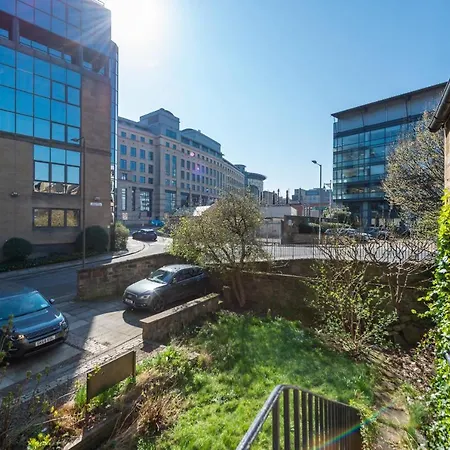 아파트 Lovely 3 Bed In *