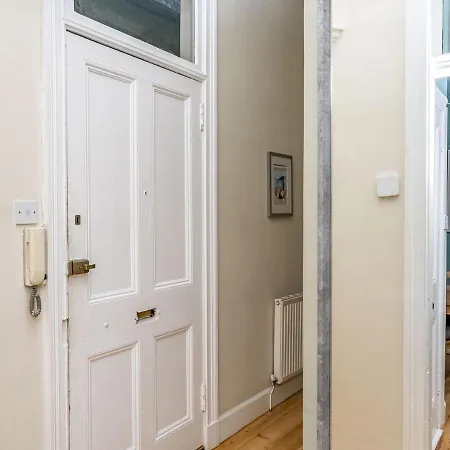Pass The Keys Stunning And Modern 1 Bed Flat Near Centre * Edinburgh