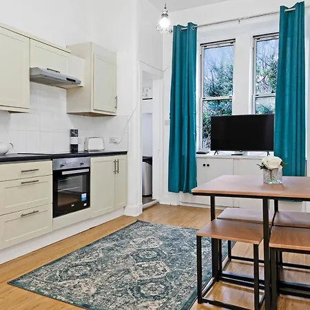 Apartment Wonderful & Comfy 2 Bedroom - Close To Centre - Free Parking