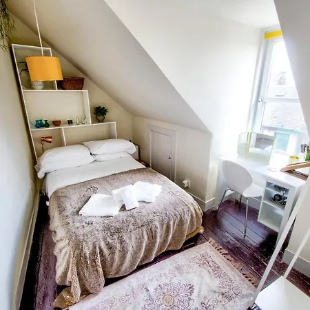 Apartment Guestready - Vibrant Attic Apt In Lovely Leith *