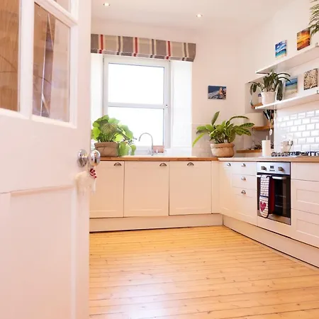 Joivy Gorgeous 1-bed Flat With A Shared Garden * Edinburgh