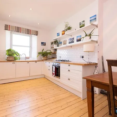 Joivy Gorgeous 1-bed Flat With A Shared Garden Apartment *