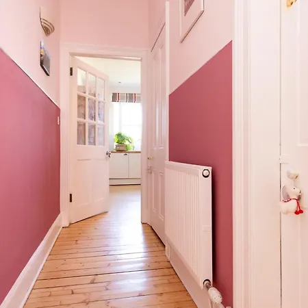 Joivy Gorgeous 1-bed Flat With A Shared Garden Apartment Edinburgh