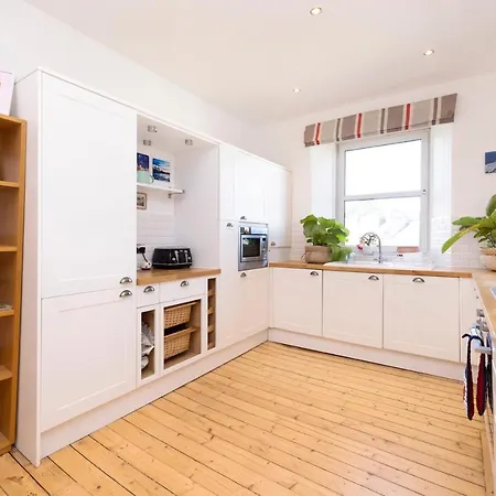 Apartment Joivy Gorgeous 1-bed Flat With A Shared Garden *