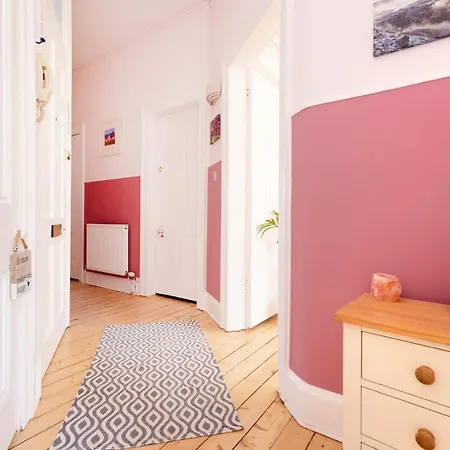 Joivy Gorgeous 1-bed Flat With A Shared Garden Apartment