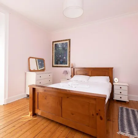 Joivy Gorgeous 1-bed Flat With A Shared Garden *