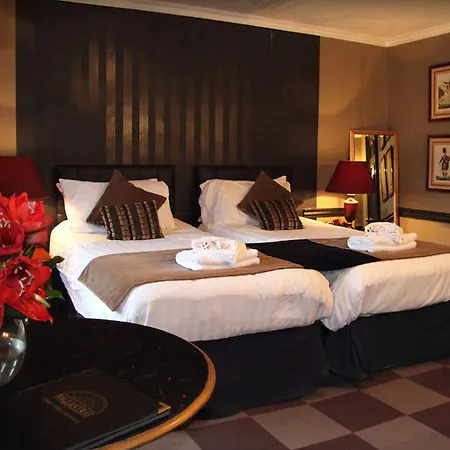 Отель Albany 4*