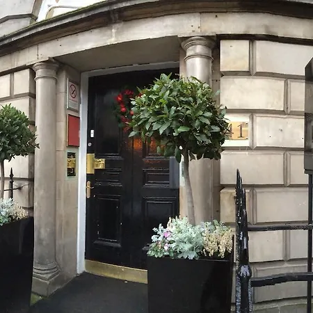 Отель Albany 3*