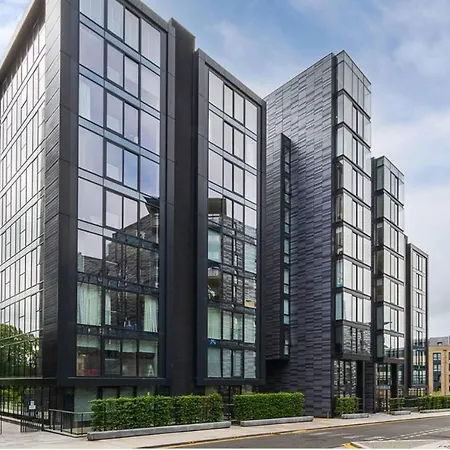 Quartermile One Bedroom Апартаменты *