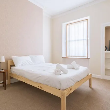Cosy 2 Bedroom In In A Great Location