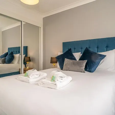 Apartment Pass The Keys Modern Flat Near Airport And Town, Free Parking *