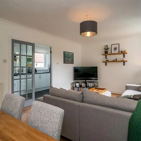 Apartment Pass The Keys Modern Flat Near Airport And Town, Free Parking *
