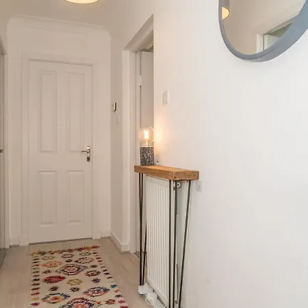 Pass The Keys Modern Flat Near Airport And Town, Free Parking Edynburg
