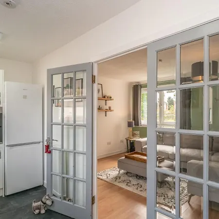 Apartament Pass The Keys Modern Flat Near Airport And Town, Free Parking *