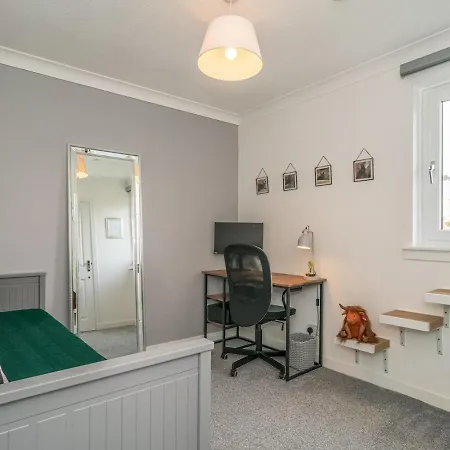 Pass The Keys Modern Flat Near Airport And Town, Free Parking * Edinburgh