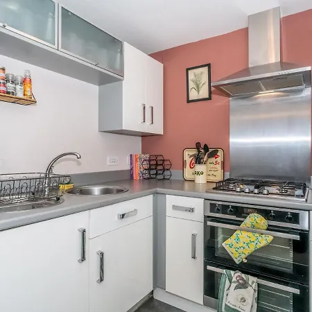 شقة Pass The Keys Modern 2 Beds Flat With Balcony And Free Parking