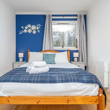 Stunning Flat With Sea View And Parking - Pass The Keys Edinburgh