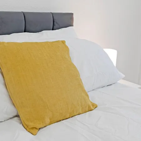 Apartment Wonderful & Comfy 2 Bedroom - Close To Centre - Free Parking *