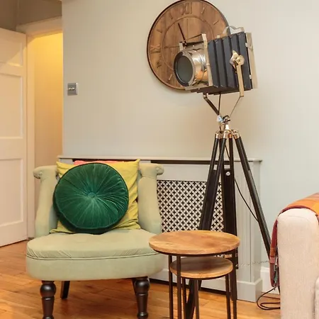 Beautiful Hideout In Center Of *