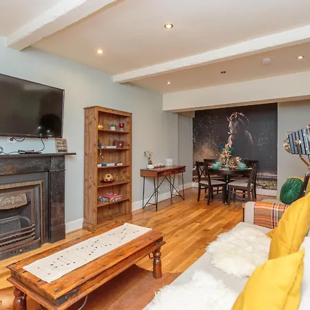 Beautiful Hideout In Center Of