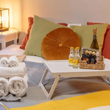 Beautiful Hideout In Center Of *