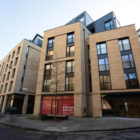 Amazing 2 Bedroom With Views Of Castle Edinburgh