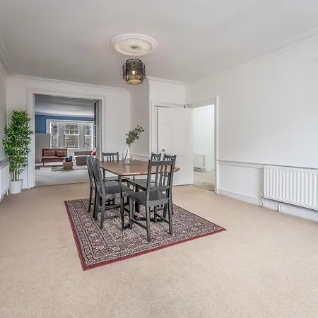 Castle Street - Colourful Retreat In Heart Of Centre - Walk To Everywhere! * Edinburgh